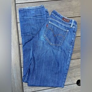 Levi’s Bold Curve Straight Leg jean
